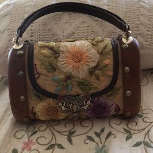 Vintage Embroidered Wood Trim Footed Purse